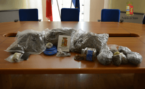 Detenzione e spaccio in provincia, arrestato 19enne e sequestrati 7kg di marijuana