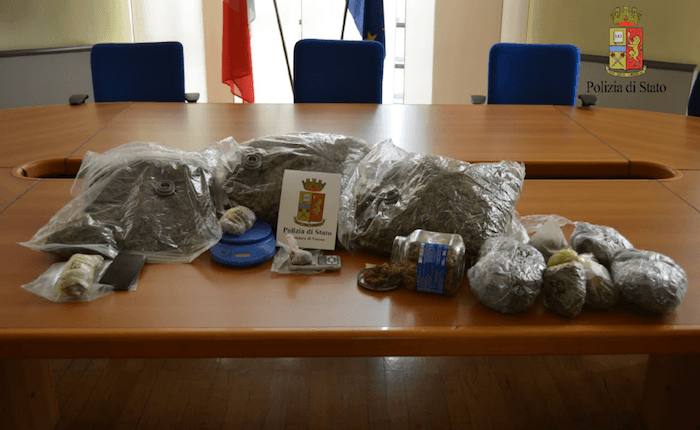 Detenzione e spaccio in provincia, arrestato 19enne e sequestrati 7kg di marijuana