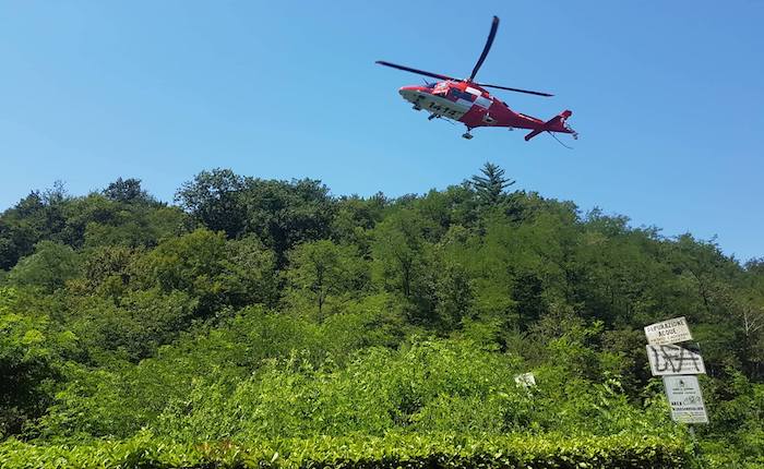 Si cerca una persona nelle acque del fiume Tresa, grande dispiegamento di soccorsi
