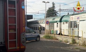 In fiamme vagone di un treno a Gallarate, passeggeri evacuati
