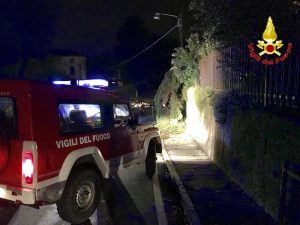 Disagi maltempo sul territorio: allagamenti, alberi in strada e tetti pericolanti