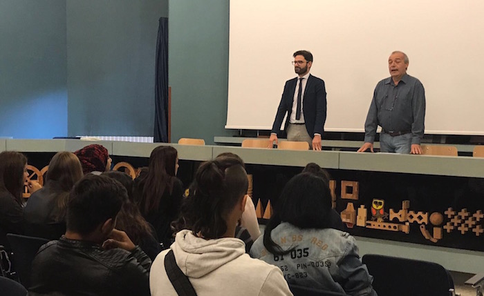 Luino, i ragazzi delle superiori tornano tra i banchi. Bertocchi: 