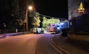 Incidente a Luino, furgoncino contro guard rail in via Lugano. 52enne in Ospedale