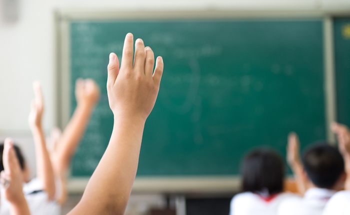 Inizia il nuovo anno ma mancano insegnanti. Alcuni genitori e docenti: