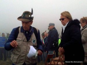 Festa degli Alpini di Luino sul monte Cadrigna, oltre 100 le persone presenti