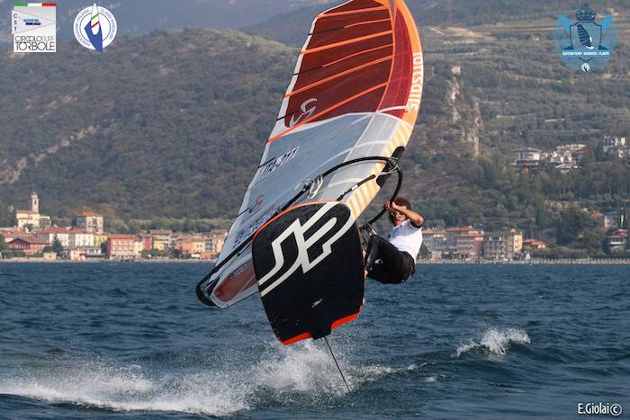Il luinese Christopher Frank si laurea Campione d'Italia di Formula Windsurfing