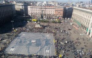 In Duomo a Milano la più imponente opera di Pixel Art del mondo: tra i volontari i ragazzi Agrisol