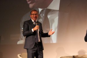 Premio Chiara alla Carriera, Valerio Massimo Manfredi ammalia il Teatro Sociale di Luino