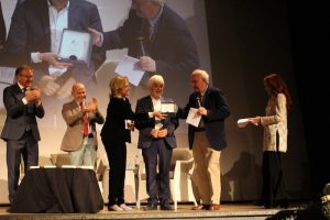 Premio Chiara alla Carriera, Valerio Massimo Manfredi ammalia il Teatro Sociale di Luino
