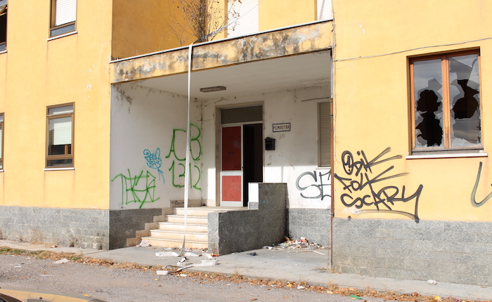 Stazione di Luino, degrado e stato di abbandono nell'area dell'ex Ferrhotel
