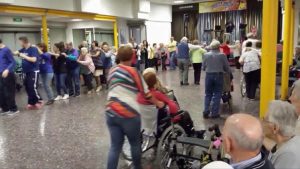 Festa dei Nonni a Cuveglio, oltre cento partecipanti tra balli ed allegria
