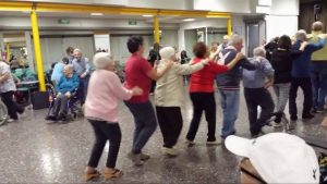 Festa dei Nonni a Cuveglio, oltre cento partecipanti tra balli ed allegria