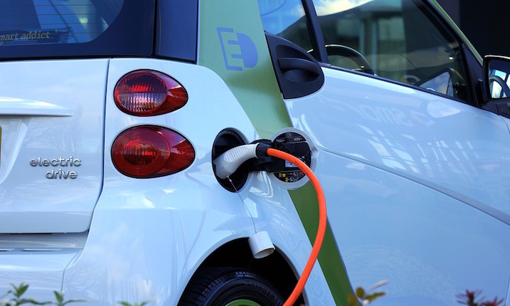 Varese ottava città d’Italia per numero di auto elettriche ed ibride
