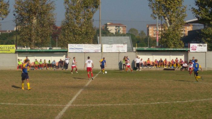 Un Luino-Maccagno tutto cuore: rimonta due gol ed in 10 sfiora il colpaccio, a Busto finisce 3-3