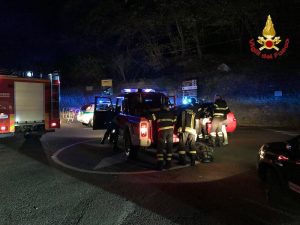 Il Campo dei Fiori va a fuoco, evacuate 15 persone. Alta l'allerta