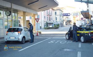 Traffico di stupefacenti, in arresto quattro persone al confine. Sequestrati 8kg di marijuana