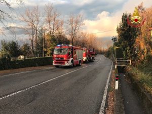 Due incidenti in poco tempo a Brezzo di Bedero. Un 23enne ed un 19enne finiscono in Ospedale