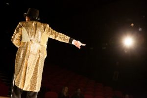 A Luino in scena lo spettacolo "Miseria & Nobiltà". L'intervista al regista Michele Sinisi