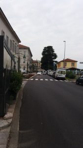 Mercato di Luino, "Automezzi in divieto di sosta in attesa dell'assegnazione temporanea dell'area"