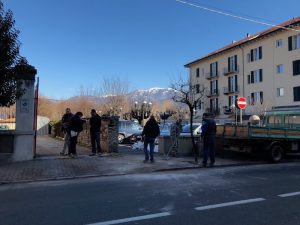 Crolla in strada un pilastro del cancello del Cinema di Germignaga