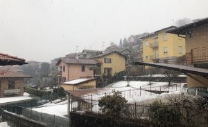 Torna la neve anche a bassa quota sull'Alto Varesotto, 30cm circa in Veddasca