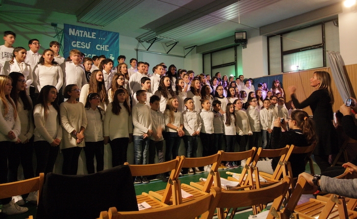 Natale, alunni e famiglie dell'Educandato di Roggiano insieme per auguri e solidarietà