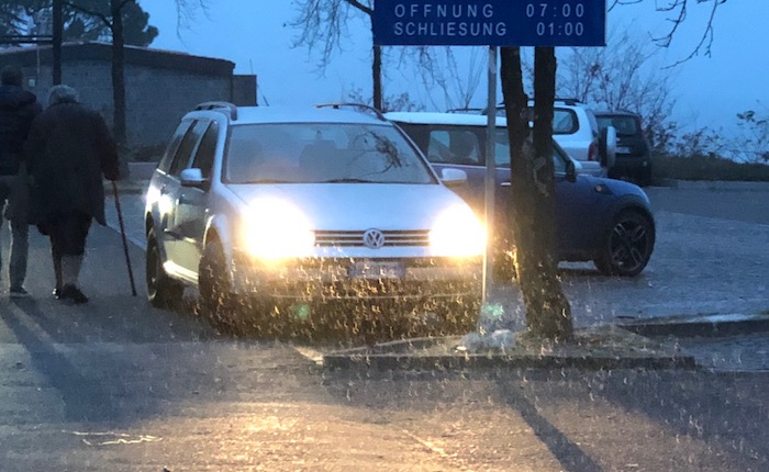 Cadono i primi fiocchi di neve sull'Alto Varesotto anche a bassa quota