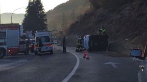 Auto si ribalta a Germignaga, 38enne in codice giallo al Pronto Soccorso