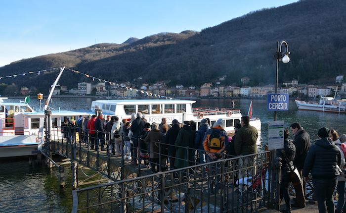 Grande successo per l'inaugurazione delle nuova linea, Porto Ceresio dà lezione di turismo