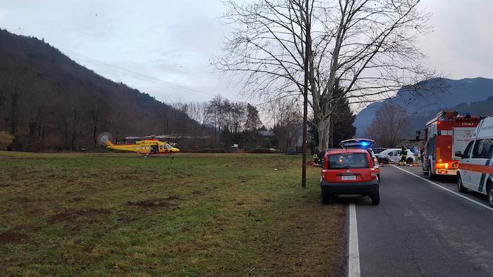 Grave incidente sulla strada del Cucco. Circolazione bloccata, interviene l'elisoccorso