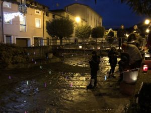 A Germignaga i vandali spengono le luci, ma accendono i cuori di tutti