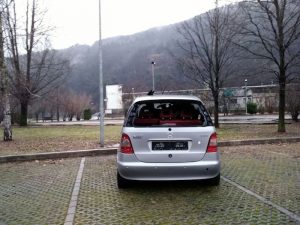 Luino, "Due auto abbandonate e vandalizzate nel parcheggio dell'area Camper"