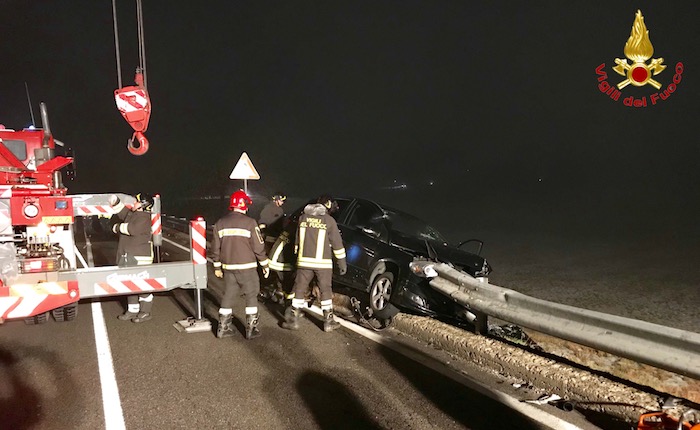 Incidente sulla provinciale, perde la vita una donna di 48 anni