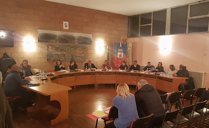 Lavena Ponte Tresa, ricco e duraturo l'ultimo consiglio comunale. Al centro il bilancio di previsione