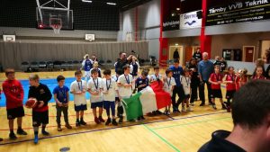I piccoli del MiniBasket Luino alla scoperta di Copenaghen: 2° posto alla Amager Mini Cup