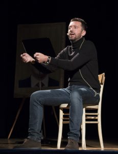 Andrea Scanzi e il suo "Renzusconi" oggi a Luino