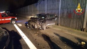 Incidente in autostrada, forti disagi alla circolazione. Cinque auto coinvolte, diversi feriti