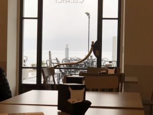 Il "nuovo" Caffè Clerici si svela ai luinesi sorprendendoli con tante novità