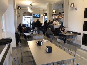 Il "nuovo" Caffè Clerici si svela ai luinesi sorprendendoli con tante novità