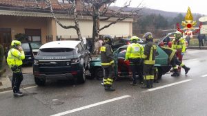 Incidente tra due auto, interviene l'elisoccorso: ferita una 28enne