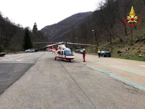 Escursionisti si perdono nel bosco sopra Monteviasco, intervengono i soccorritori