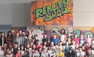 "Festa della Famiglia", a Roggiano bambini protagonisti. Emozionante il saluto alla maestra Lucia