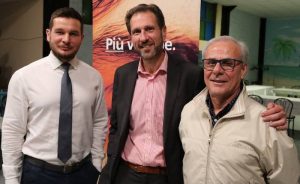 Dopo 36 anni Aurelio Personeni lascia il timone, è Franco Vitella il nuovo presidente Ascom Luino