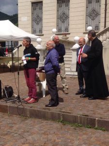 A Cuveglio una bella festa per i vent'anni del centro anziani "Primavera"