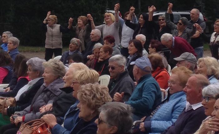 A Cuveglio una bella festa per i vent'anni del centro anziani 