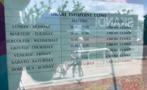 Luino, "Com'è possibile che l'ufficio turistico sia chiuso tutti i pomeriggi e di domenica?"