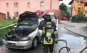 In fiamme un'auto a Germignaga