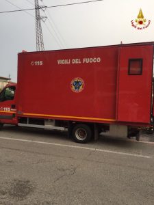 Sostanze chimiche in un prato, sul posto i vigili del fuoco. Interviene anche l'ARPA