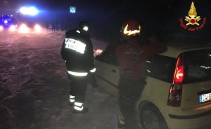 Il maltempo si abbatte sull’Alto Varesotto, strade bloccate. A Cremenaga 30cm di grandine