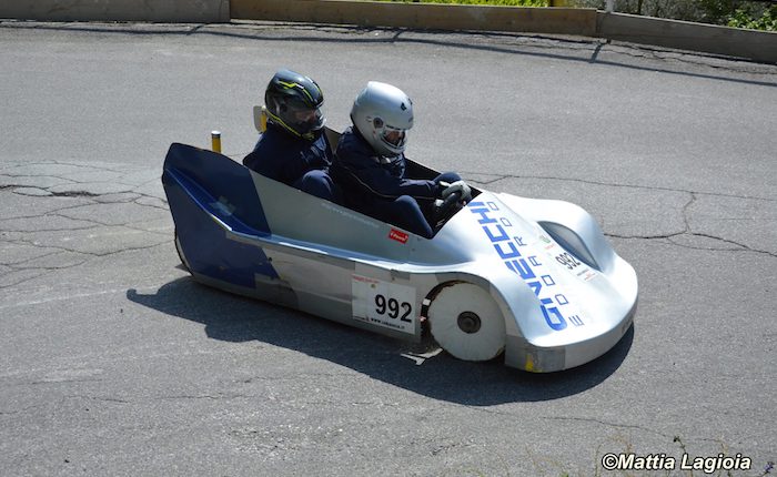Domenica a Marchirolo tornano le biroce, la gara di macchine in legno senza motore